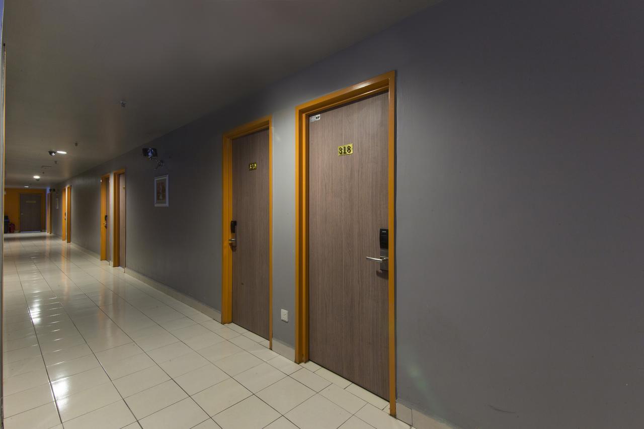 Oyo 182 Simms Grand Inn Куала-Лумпур Экстерьер фото
